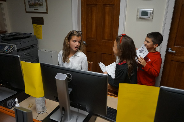 They interview suspects at the computer.