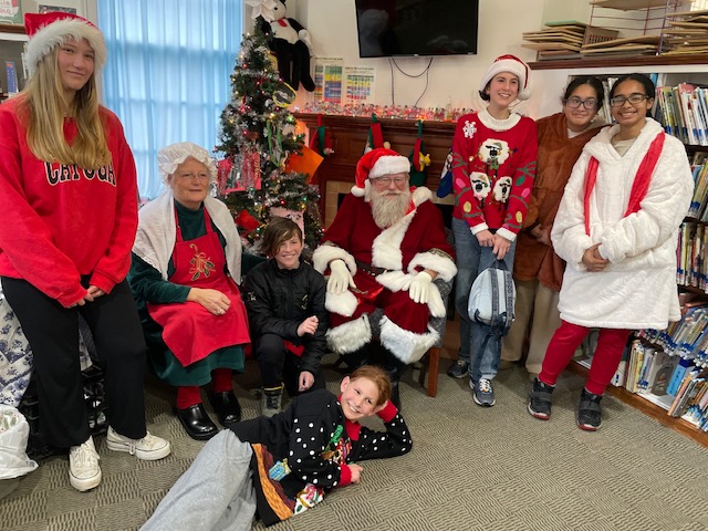 Santa Volunteers Santa Volunteers